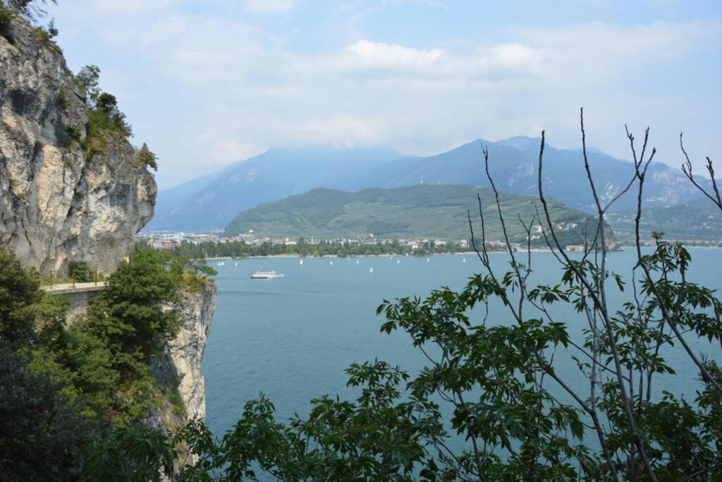 Appartamento Sunrise - Centro Storico N2 Riva del Garda Exterior photo