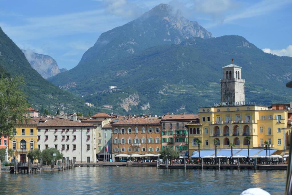 Appartamento Sunrise - Centro Storico N2 Riva del Garda Exterior photo