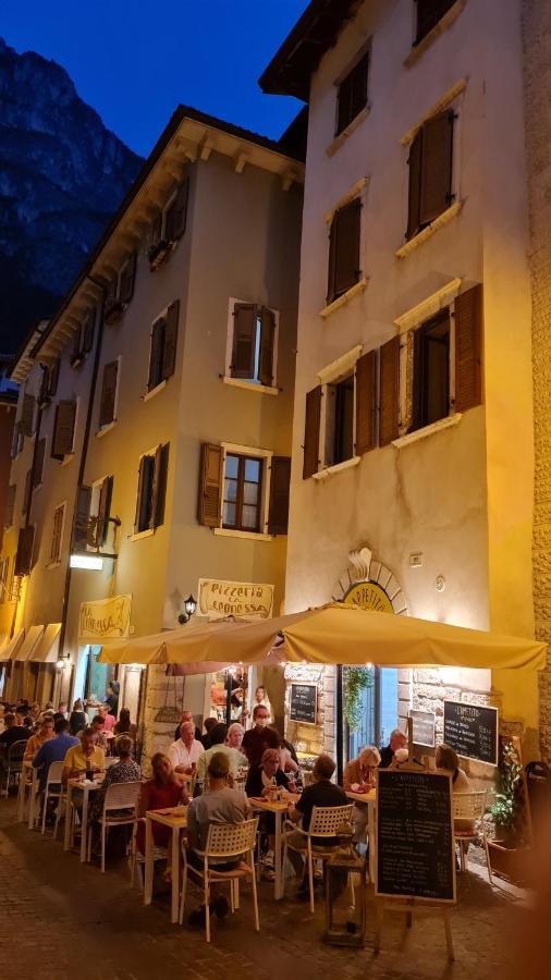 Appartamento Sunrise - Centro Storico N2 Riva del Garda Exterior photo